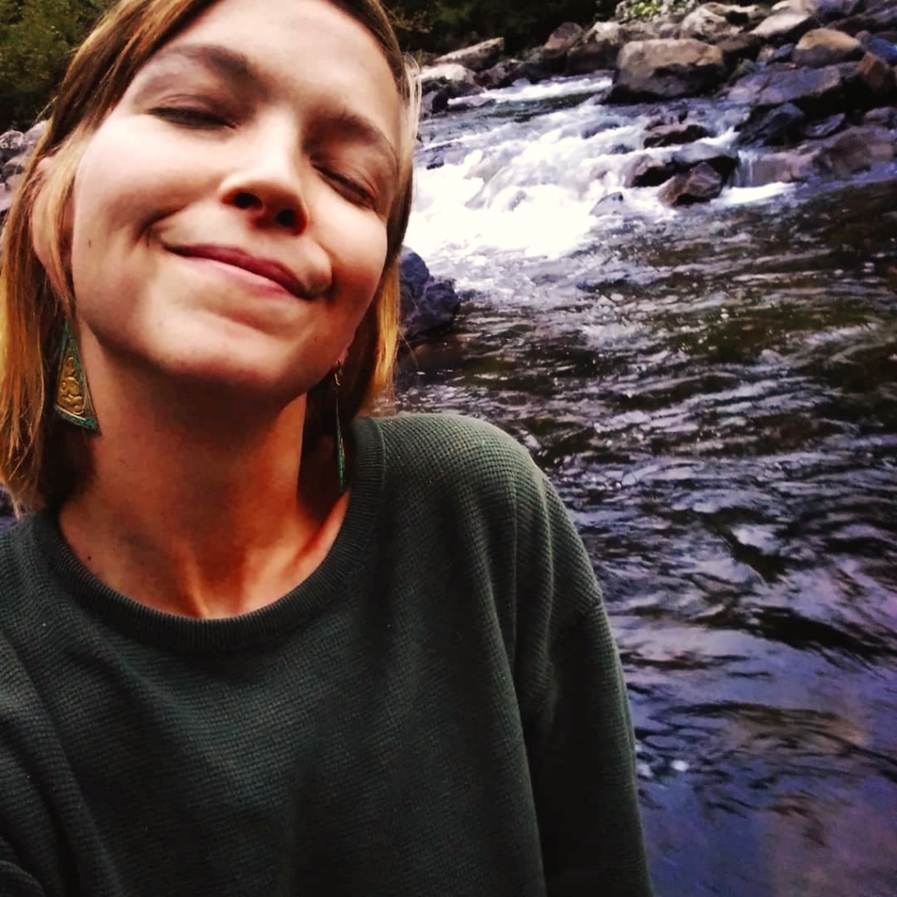 Meet your Posher, Kayla Mae